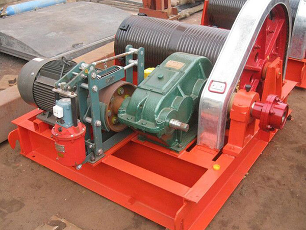 單吊點卷揚啟閉機